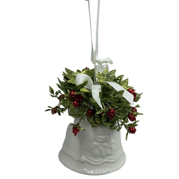 Mission Gallery Santa Claus Christmas Kissing Bell Mistletoe Ornament - Picture 11 of 12